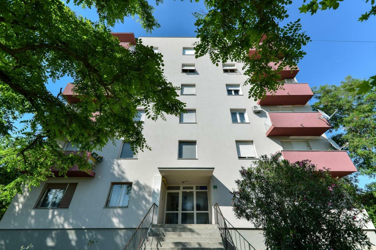 Apartment Vostan Pula Eksteriør billede