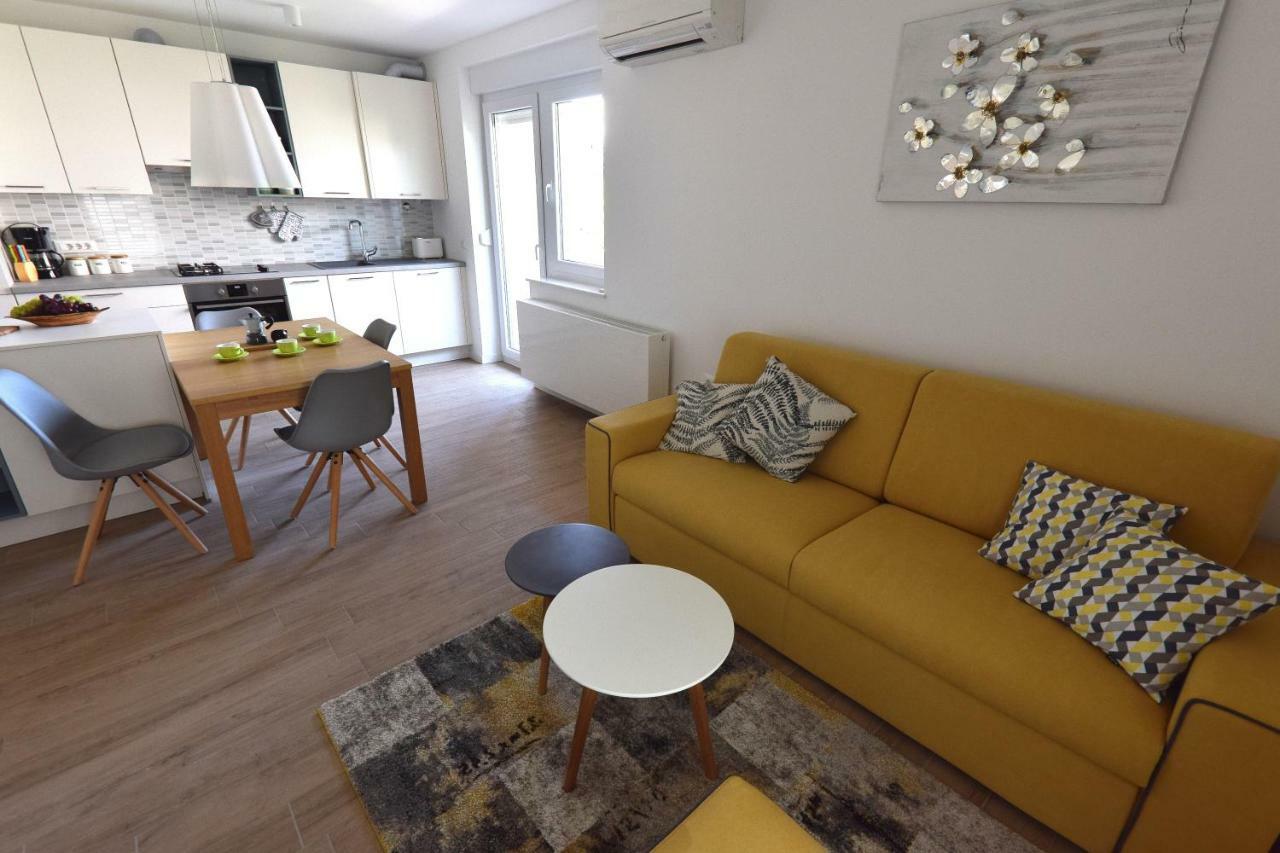 Apartment Vostan Pula Eksteriør billede